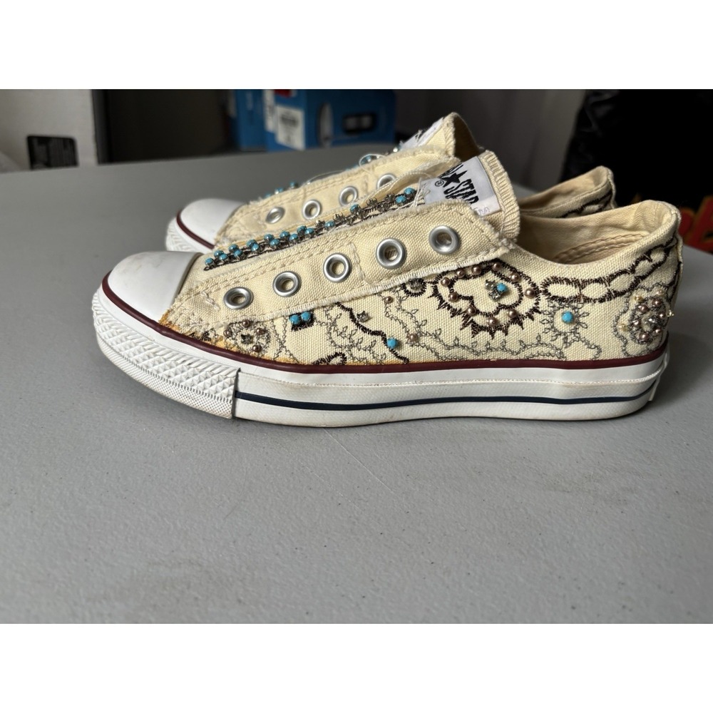 Converse Slip On Beaded‎ Laceless Shoes 5.5 Womens